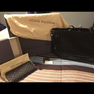 Louis Vuitton Neverfull Bag & Zippy Wallet